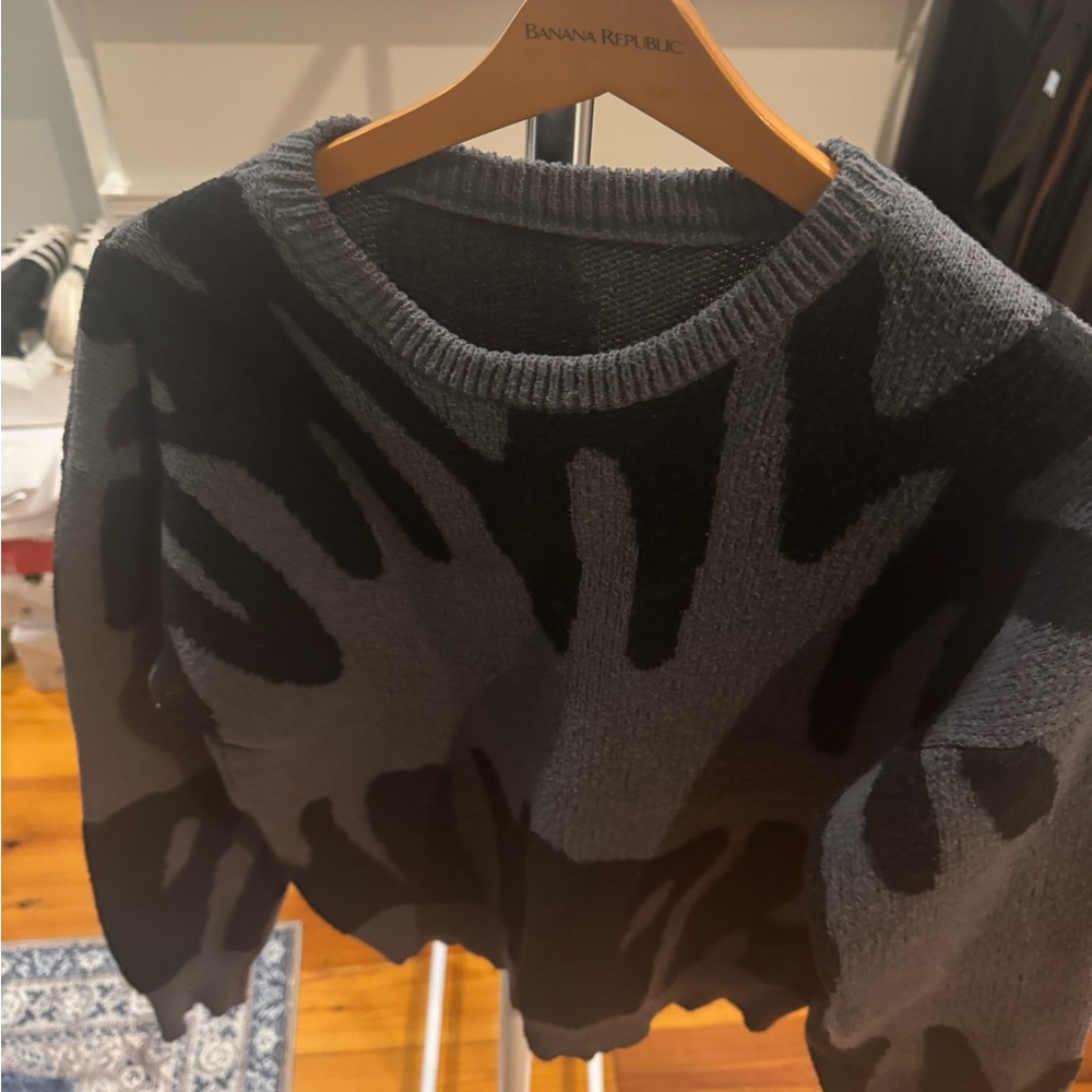 No Name Sweater